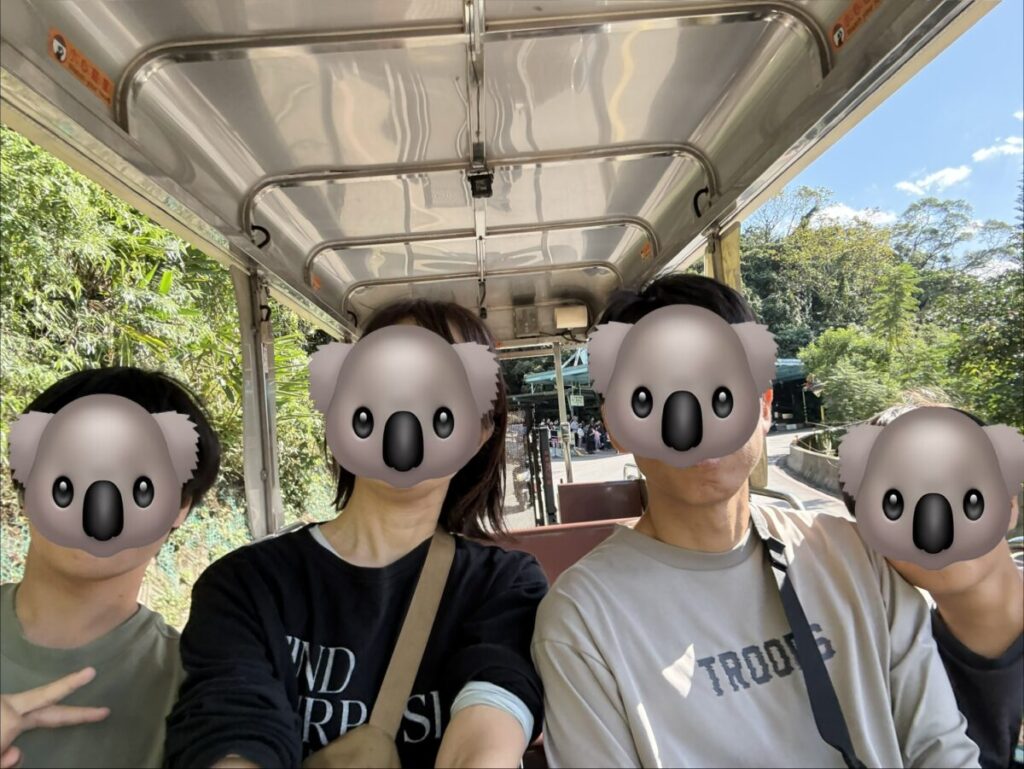 台北動物園の園内シャトル。移動に便利