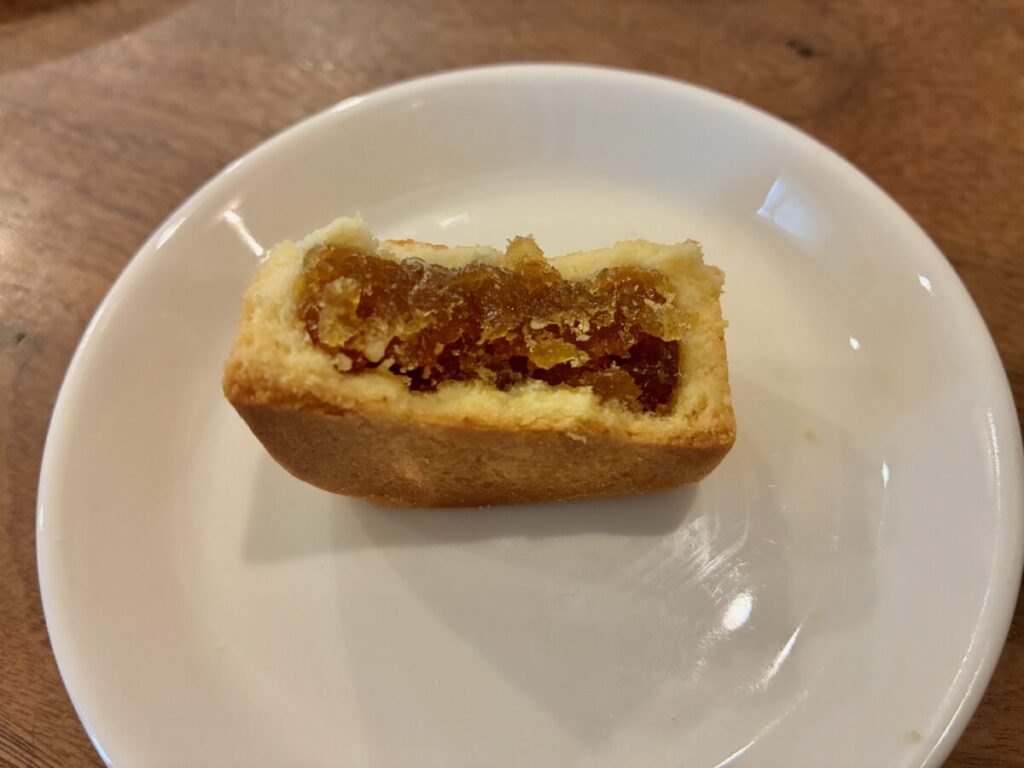 郭元益 冬瓜入りパイナップルケーキ 断面