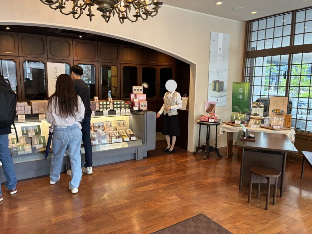 松翁軒本店の店内の様子