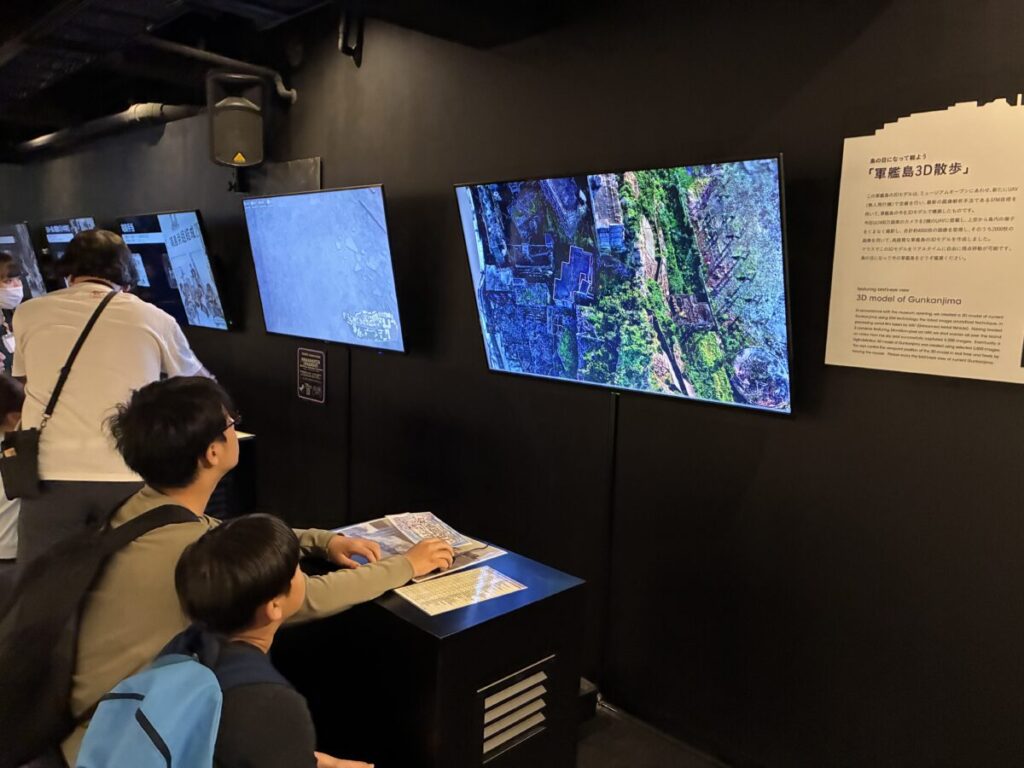 軍艦島デジタルミュージアムの3D散歩体験コーナー