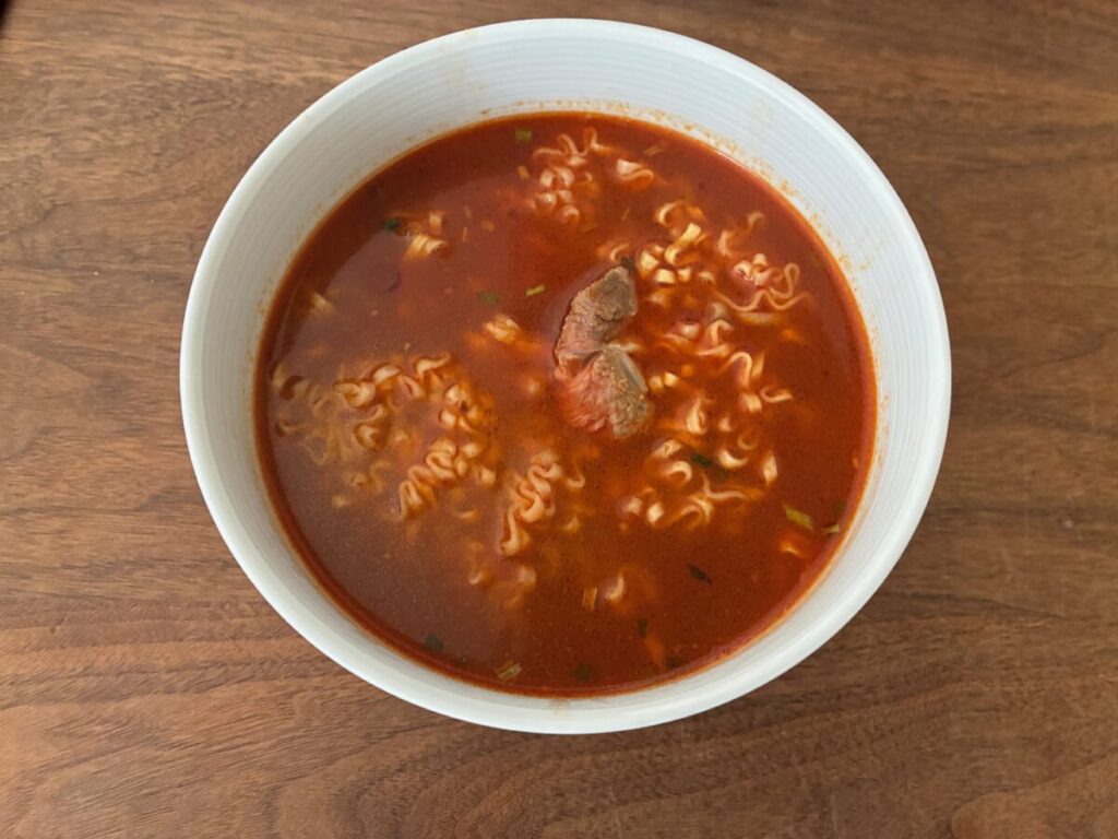 満漢大餐 麻辣鍋牛肉麺の出来上がり