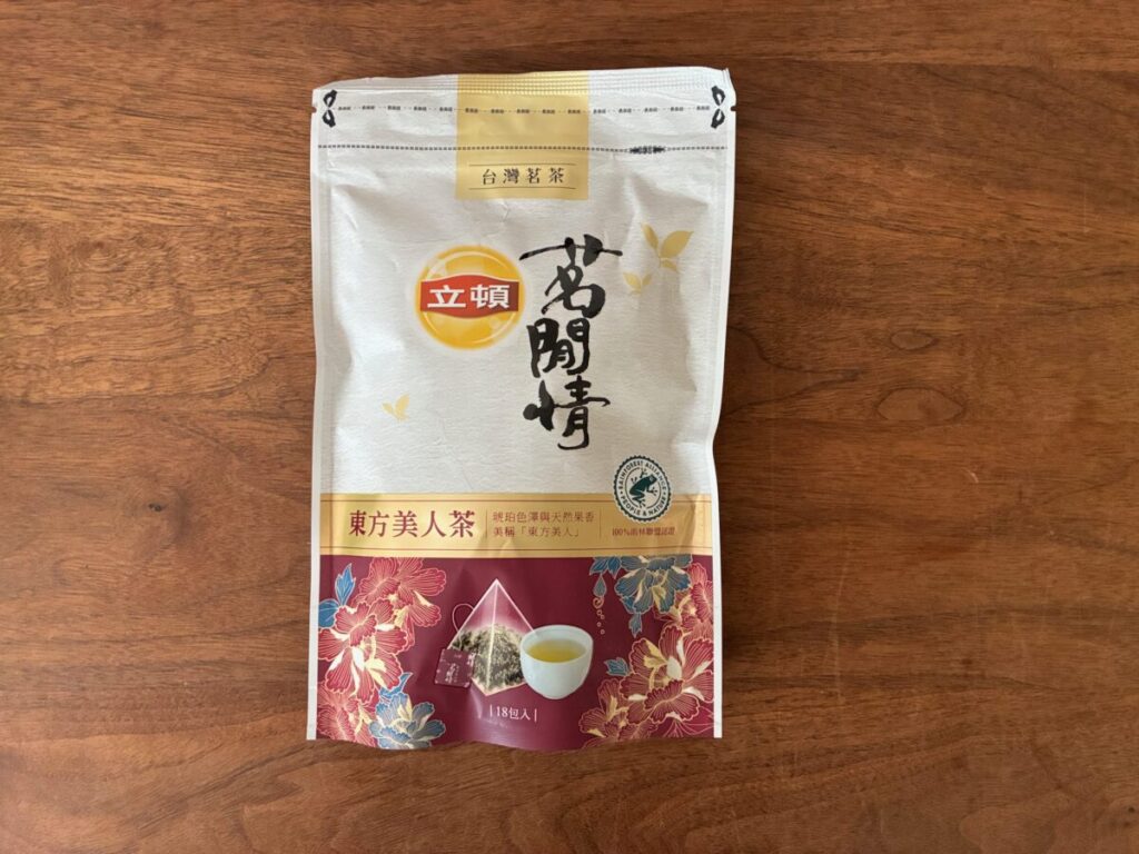 台湾スーパーで購入できるリプトン東方美人茶のパッケージ