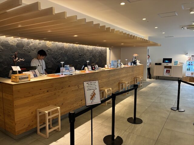 レフ熊本のフロントデスク