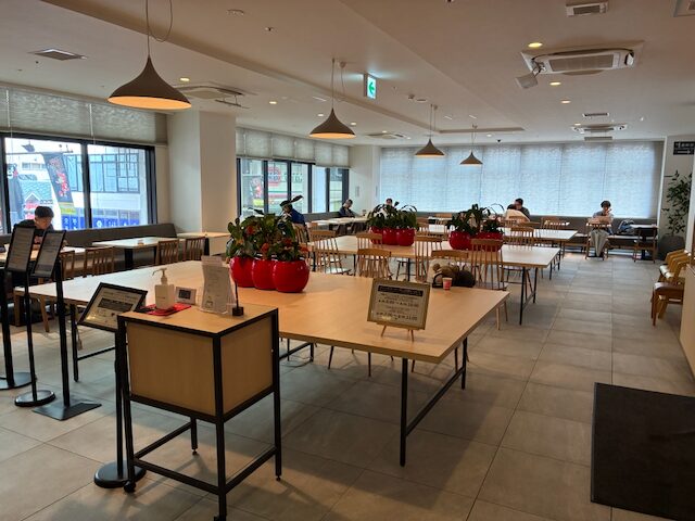 レフ熊本のラウンジカフェ